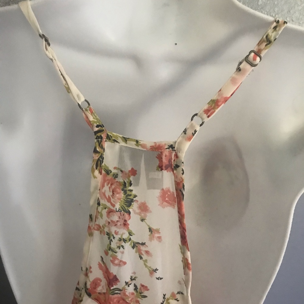 Floral Top - Picture 12 of 12